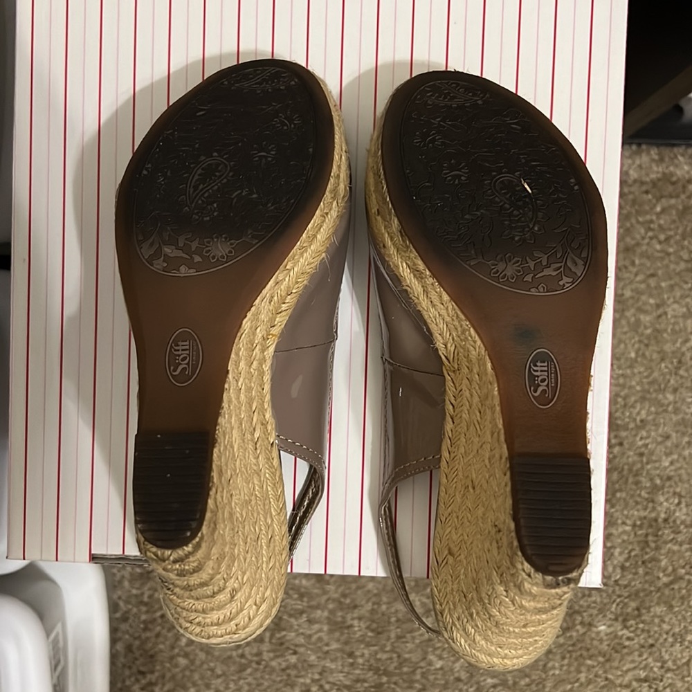 Wedge - Picture 4 of 6